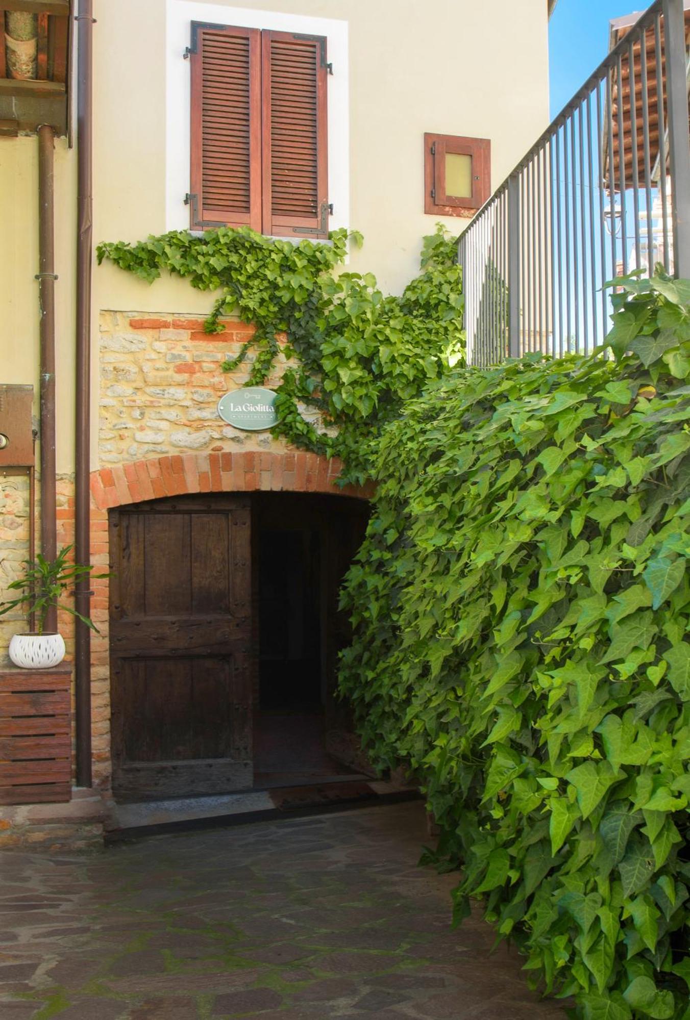 La Giolitta Rooms & Apartment Barolo Exterior photo